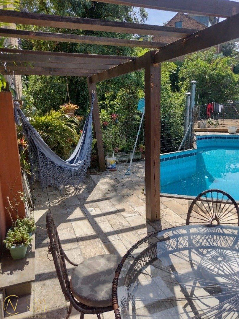 Casa à venda com 2 quartos, 200m², Rua Simão Bolívar no bairro Vila Conceição em Porto Alegre
