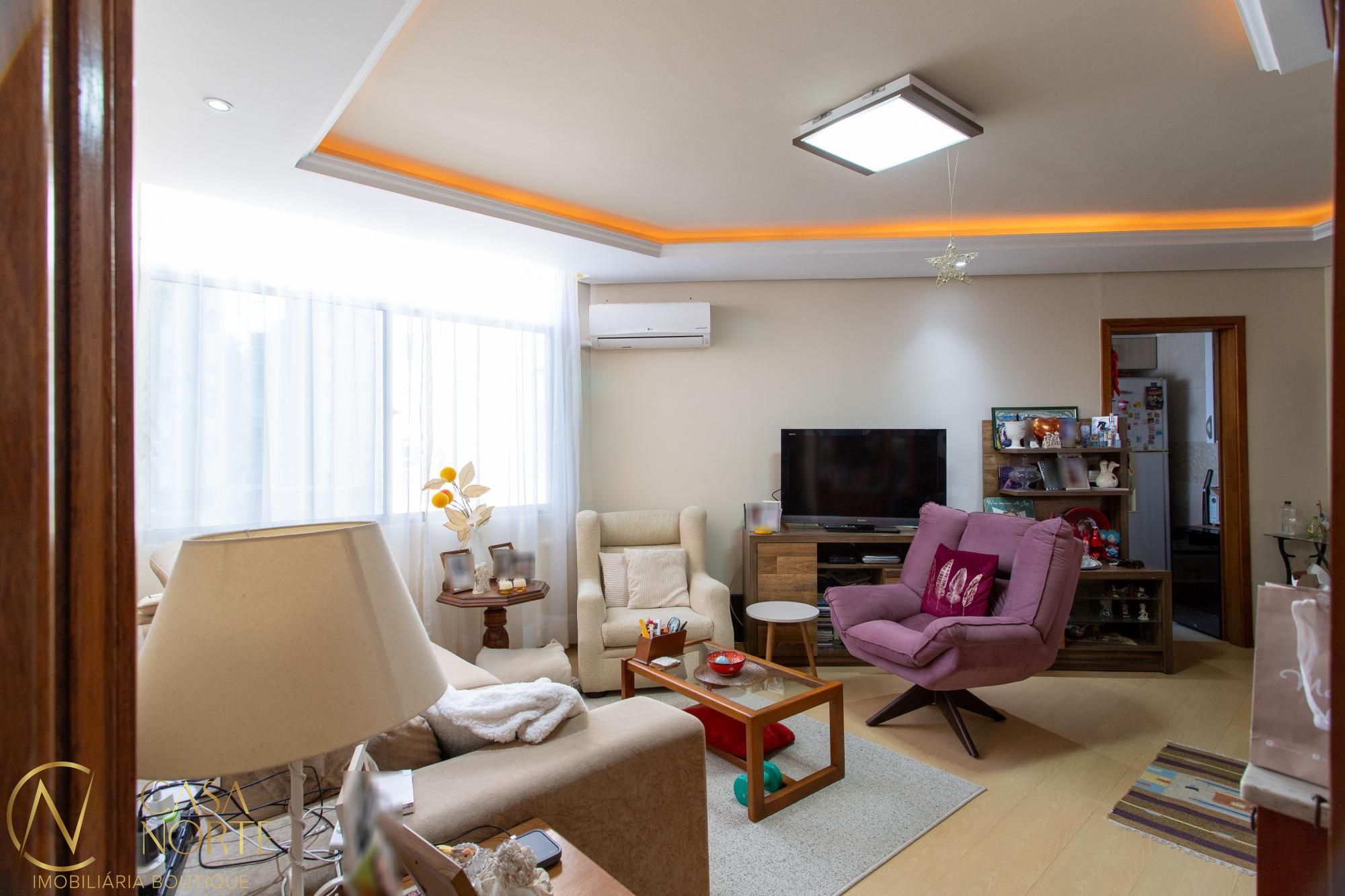 Apartamento à venda com 2 quartos, 64m², 1 vaga, Avenida Wenceslau Escobar no bairro Cristal em Porto Alegre