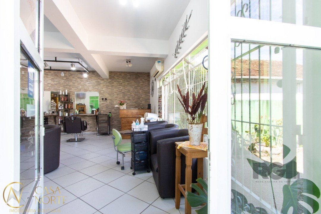 Casa à venda com 2 quartos, 80m², 8 vagas, Avenida da Serraria no bairro Espírito Santo em Porto Alegre