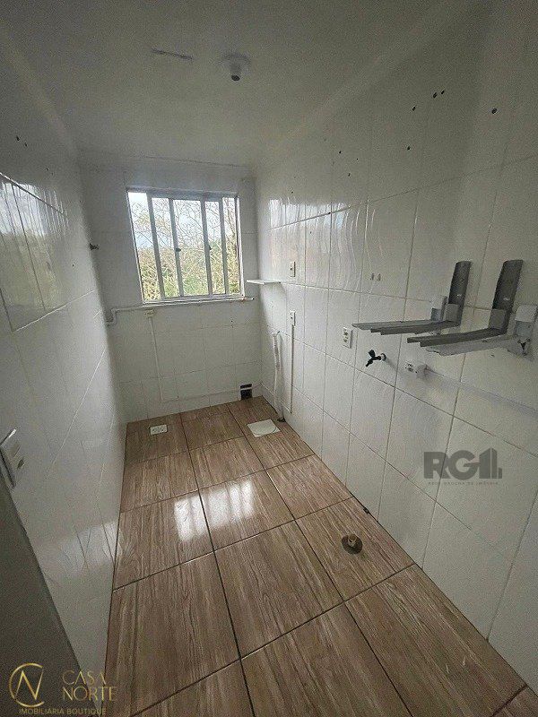 Apartamento à venda com 2 quartos, 41m², Rua Atílio Supertti no bairro Vila Nova em Porto Alegre