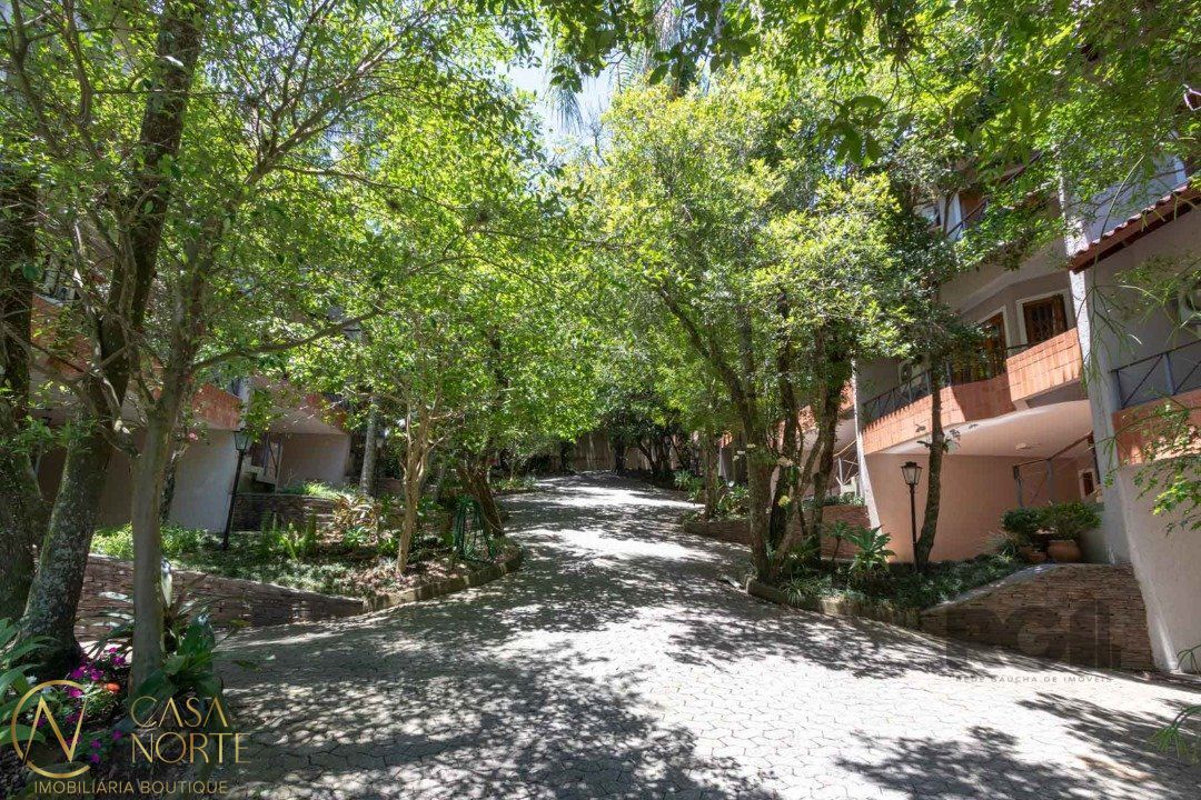 Casa de Condomínio à venda com 3 quartos, 249m², 1 suíte, 4 vagas, Rua José Sanguinetti no bairro Jardim Isabel em Porto Alegre