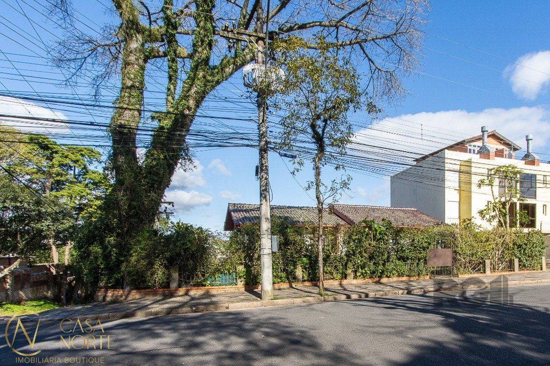 Casa à venda com 4 quartos, 162m², 1 suíte, 3 vagas, Rua Correa Lima no bairro Santa Tereza em Porto Alegre