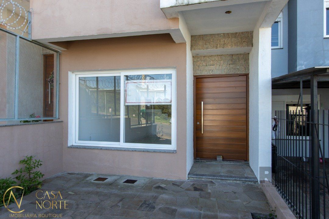 Sobrado à venda com 4 quartos, 165m², 4 suítes, 1 vaga, Avenida Altos do Santa Rita no bairro Aberta dos Morros em Porto Alegre