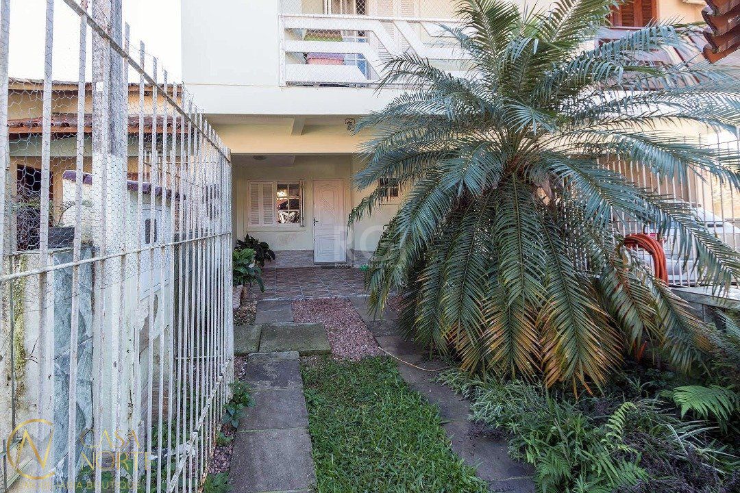 Casa à venda com 2 quartos, 112m², 1 suíte, 2 vagas, Rua Michael Motta Seelig no bairro Hípica em Porto Alegre