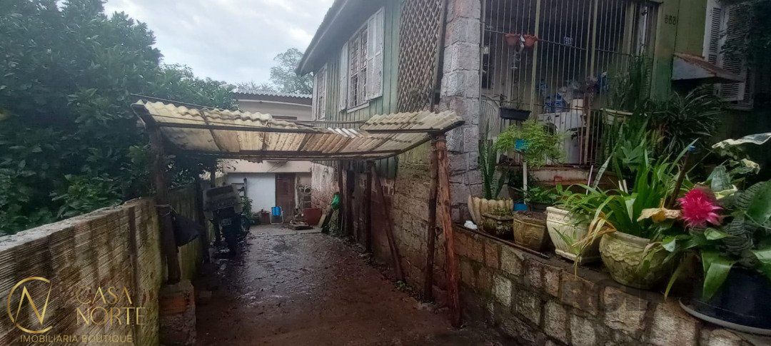 Casa à venda com 2 quartos, 180m², Rua Doutor Dias de Carvalho no bairro Tristeza em Porto Alegre
