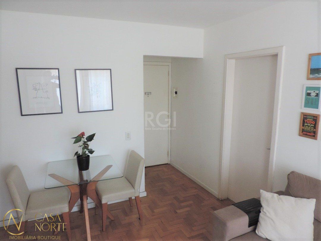 Apartamento à venda com 2 quartos, 56m², Rua Tupi no bairro Passo da Areia em Porto Alegre