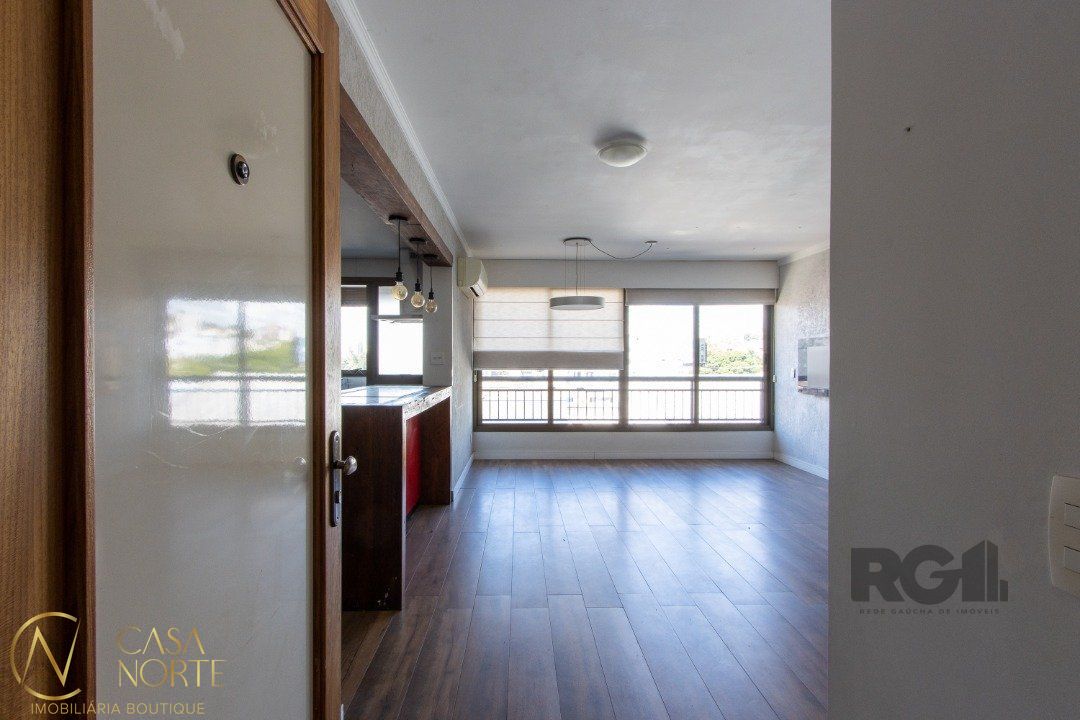 Apartamento à venda com 3 quartos, 94m², 1 suíte, 1 vaga, Rua Doutor Mário Totta no bairro Tristeza em Porto Alegre