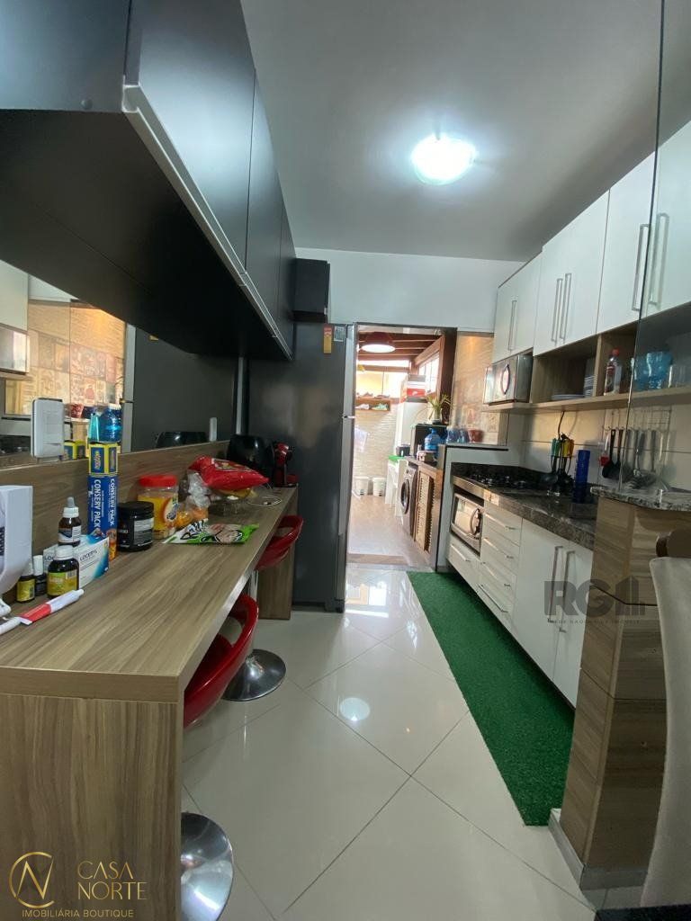 Casa de Condomínio à venda com 2 quartos, 52m², 2 vagas, Rua Embira no bairro Hípica em Porto Alegre