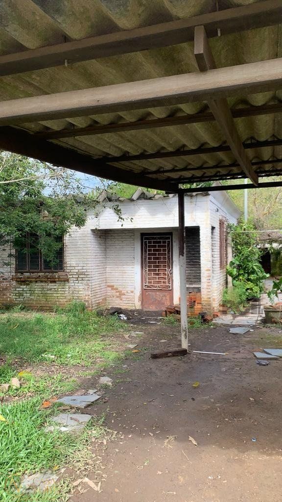 Terreno à venda  com 335m², Avenida Juca Batista no bairro Ponta Grossa em Porto Alegre