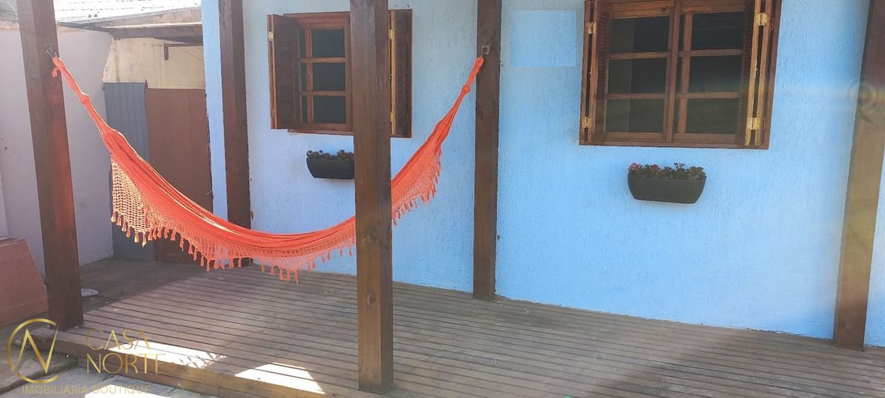 Casa à venda com 2 quartos, 167m², 2 vagas, Rua João Mora no bairro Camaquã em Porto Alegre
