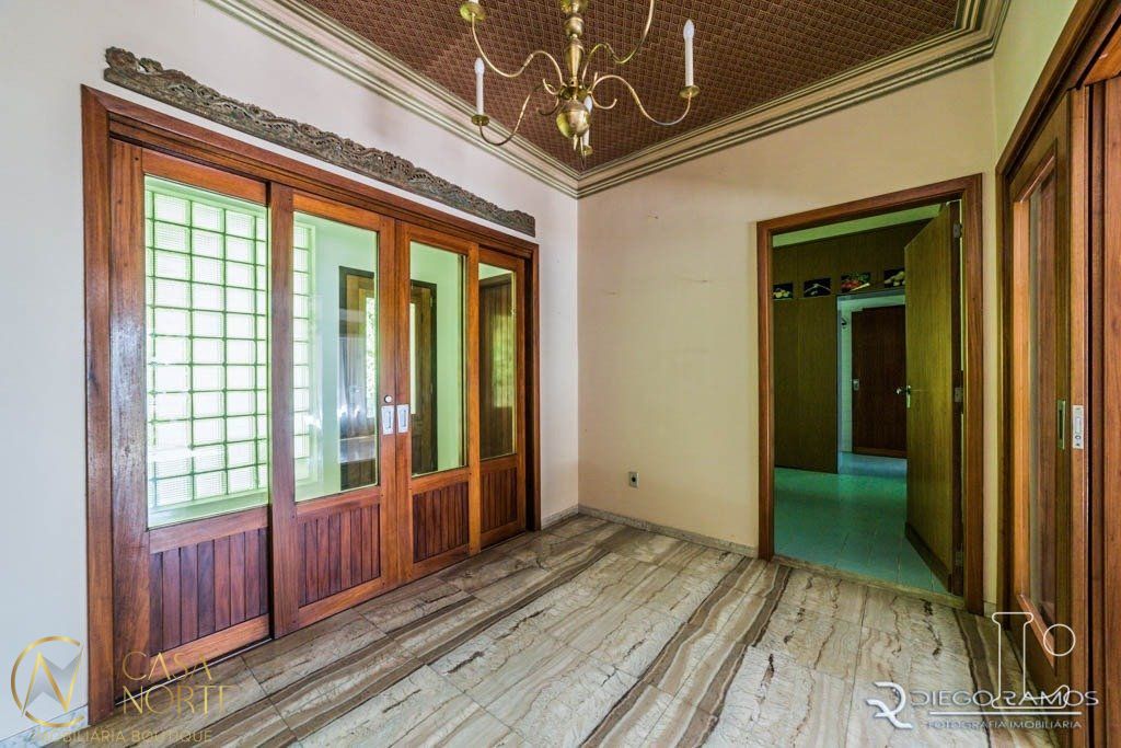 Casa à venda com 3 quartos, 450m², 1 suíte, Rua Pao de Acucar no bairro Vila Conceição em Porto Alegre