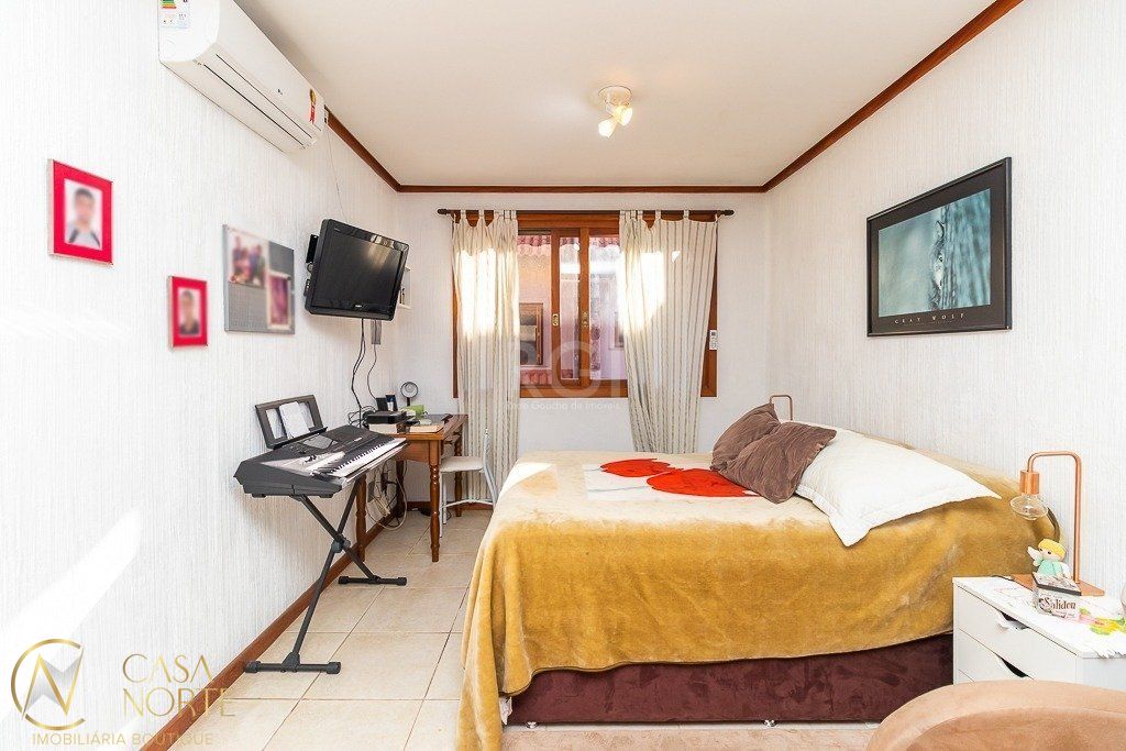 Casa de Condomínio à venda com 3 quartos, 239m², Rua Gilberto Laste no bairro Santa Tereza em Porto Alegre