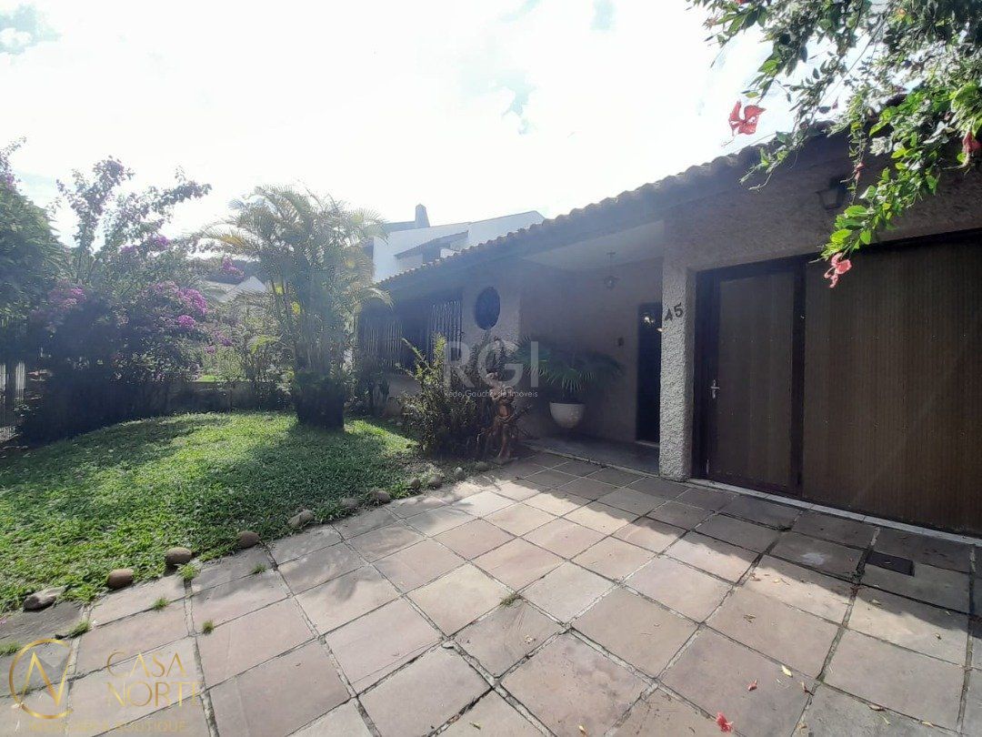 Casa à venda com 3 quartos, 492m², 1 suíte, 4 vagas, Rua Jigoro Kano no bairro Jardim Isabel em Porto Alegre
