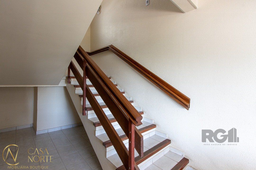 Cobertura à venda com 3 quartos, 167m², 2 vagas, Rua Taveira Junior no bairro Nonoai em Porto Alegre