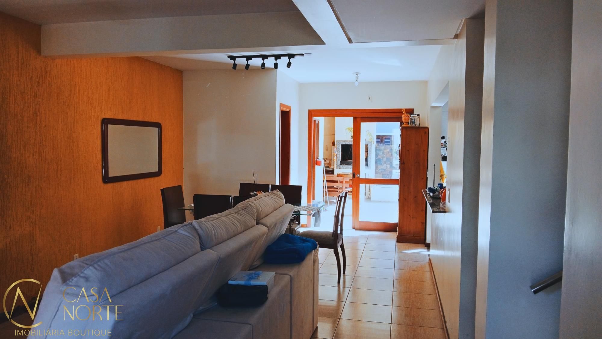 Casa à venda com 3 quartos, 140m², 1 vaga, Rua Pau-Brasil no bairro Hípica em Porto Alegre