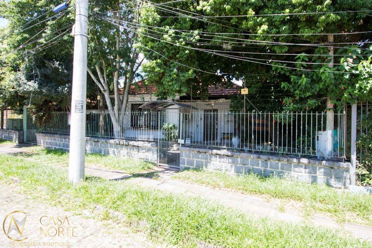 Terreno à venda  com 561m², Rua Chavantes no bairro Vila Assunção em Porto Alegre