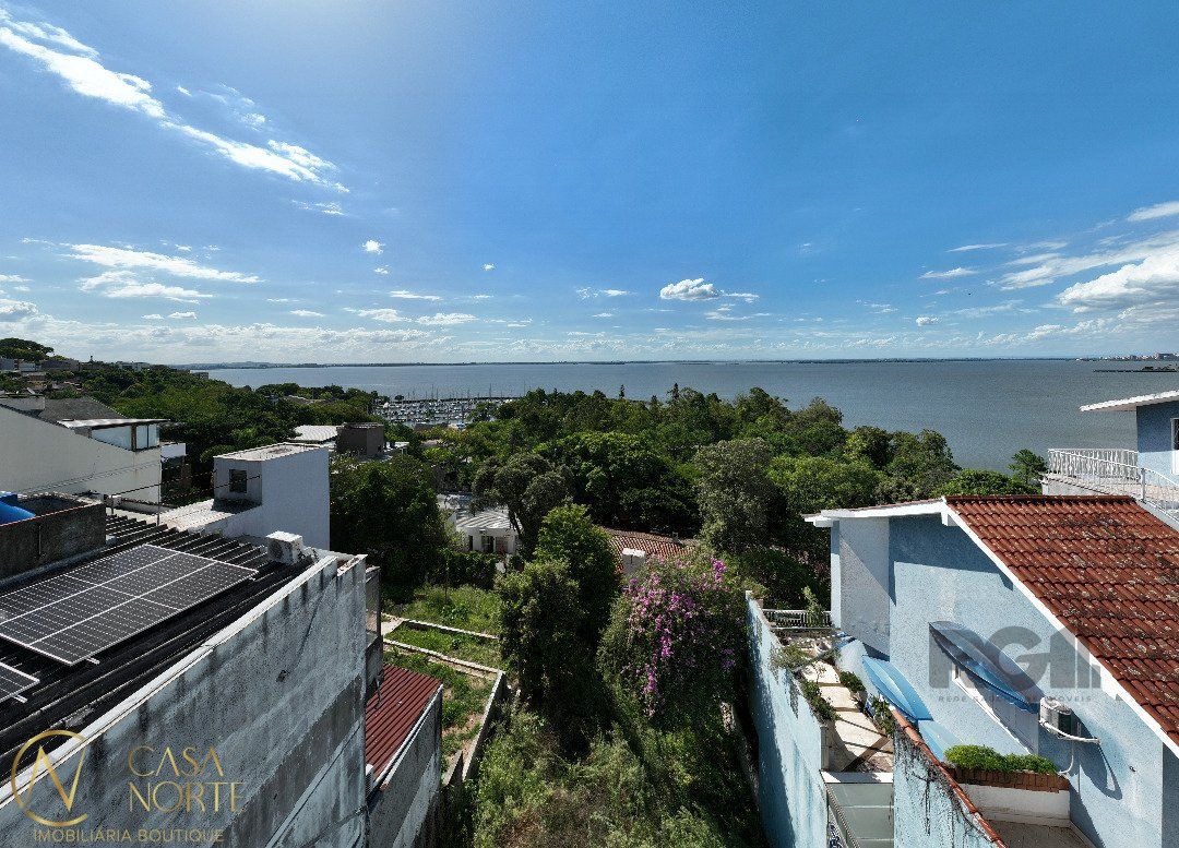 Terreno à venda  com 450m², Rua Bororo no bairro Vila Assunção em Porto Alegre
