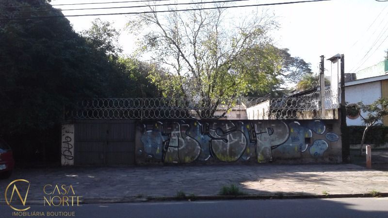 Terreno à venda  com 484m², Rua Coronel Claudino no bairro Cristal em Porto Alegre