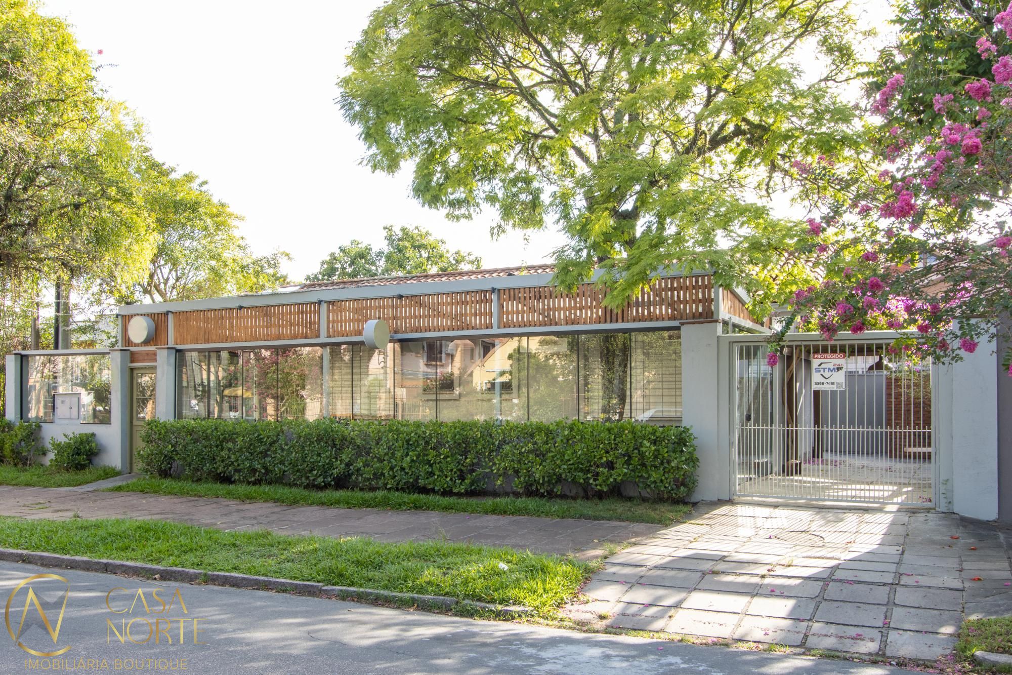 Casa Comercial à venda , 135m², 3 vagas, Rua Sargento Nicolau Dias de Farias no bairro Tristeza em Porto Alegre