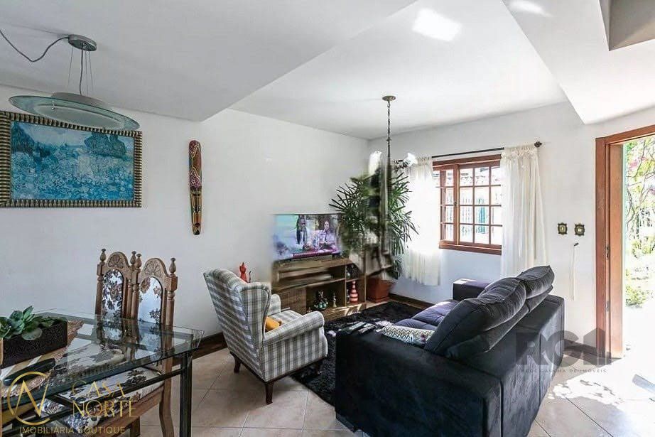 Casa à venda com 3 quartos, 161m², 1 suíte, Rua dos Guananas no bairro Espírito Santo em Porto Alegre