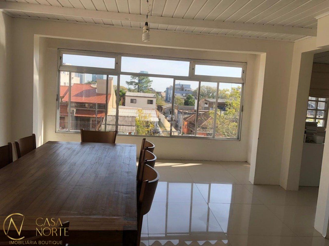 Casa de Condomínio à venda com 3 quartos, 98m², 1 suíte, Rua Upamaroti no bairro Cristal em Porto Alegre