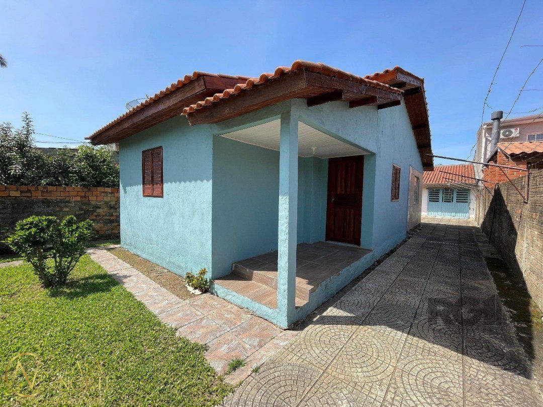 Casa à venda com 4 quartos, 116m², 1 suíte, 5 vagas, Rua Telmo Vieira de Araújo no bairro Aberta dos Morros em Porto Alegre