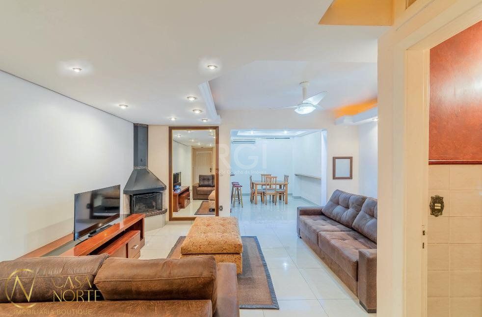 Casa de Condomínio à venda com 3 quartos, 210m², 3 suítes, 1 vaga, Rua Doutor Barcelos no bairro Tristeza em Porto Alegre
