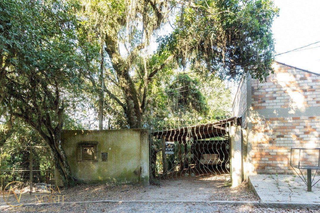 Casa à venda com 3 quartos, 200m², 4 vagas, Avenida Joaquim Martins da Silva no bairro Belém Novo em Porto Alegre