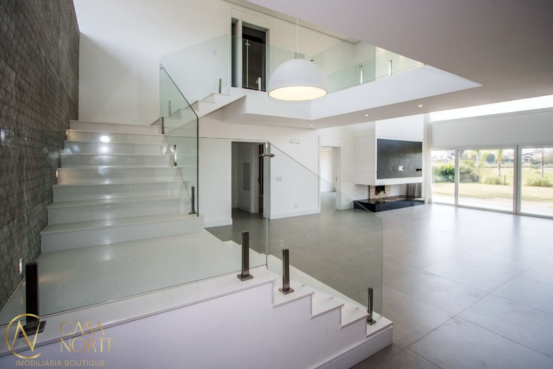 Casa de Condomínio à venda com 4 quartos, 414m², 4 suítes, 3 vagas, Avenida Juca Batista no bairro Chapéu do Sol em Porto Alegre