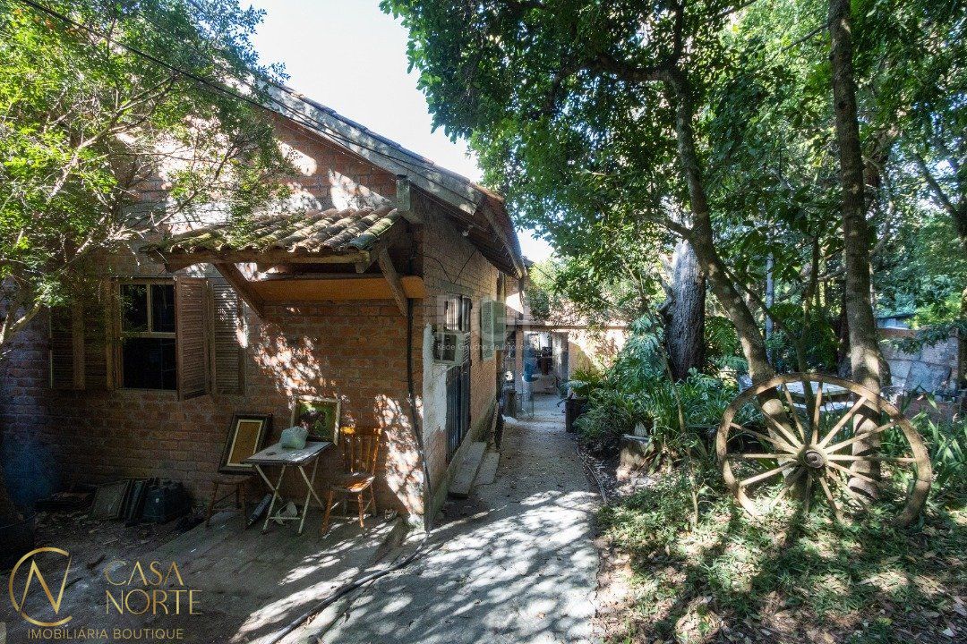Casa à venda com 3 quartos, 200m², 4 vagas, Avenida Joaquim Martins da Silva no bairro Belém Novo em Porto Alegre