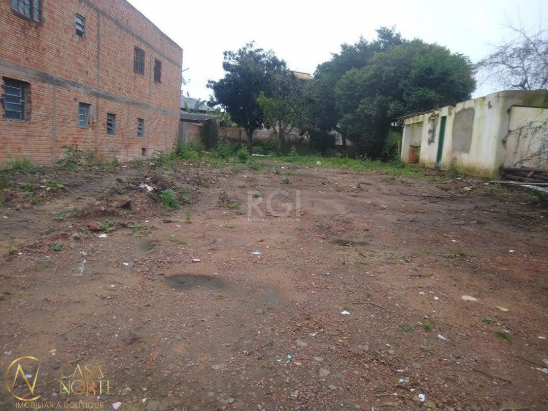 Terreno à venda  com 726m², Avenida da Serraria no bairro Espírito Santo em Porto Alegre