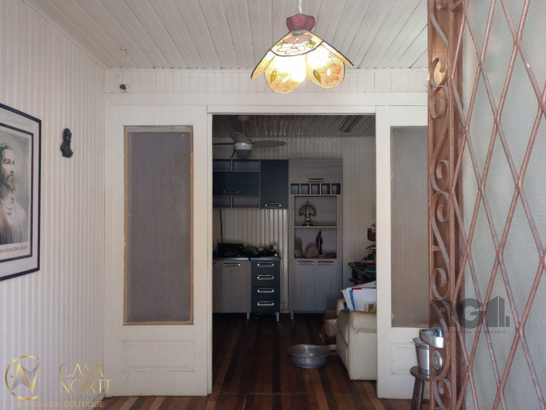 Casa à venda com 2 quartos, 144m², 2 vagas, Estrada Vila Maria no bairro Cavalhada em Porto Alegre