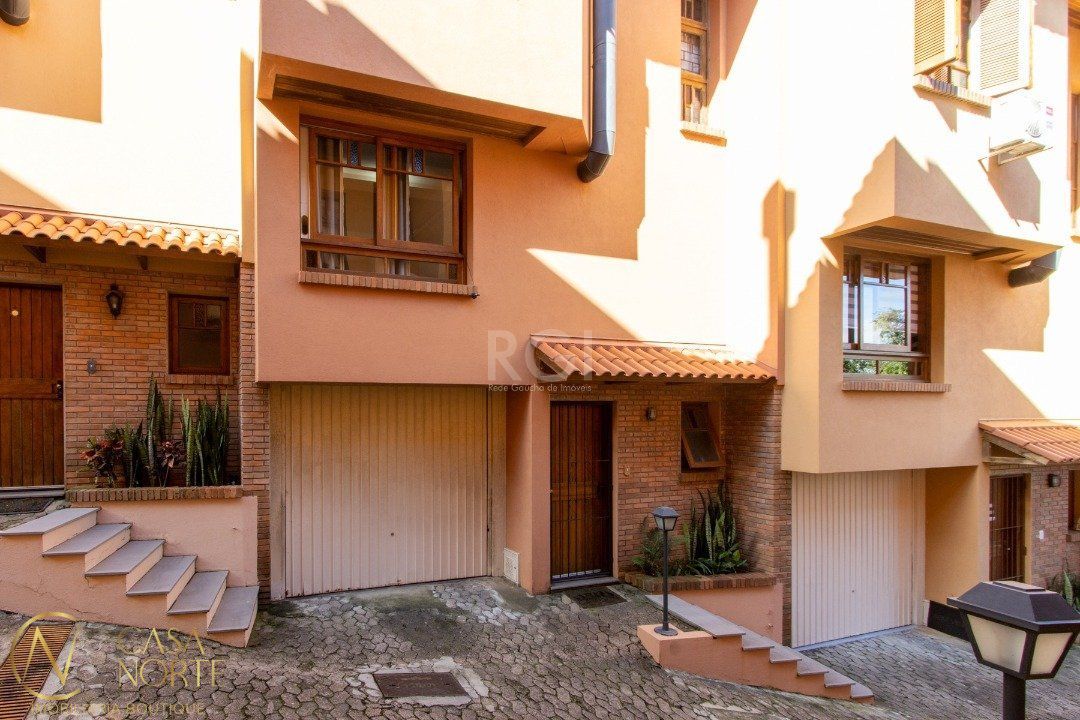 Casa de Condomínio à venda com 3 quartos, 150m², 1 suíte, 1 vaga, Rua Giorgio Negroni no bairro Espírito Santo em Porto Alegre