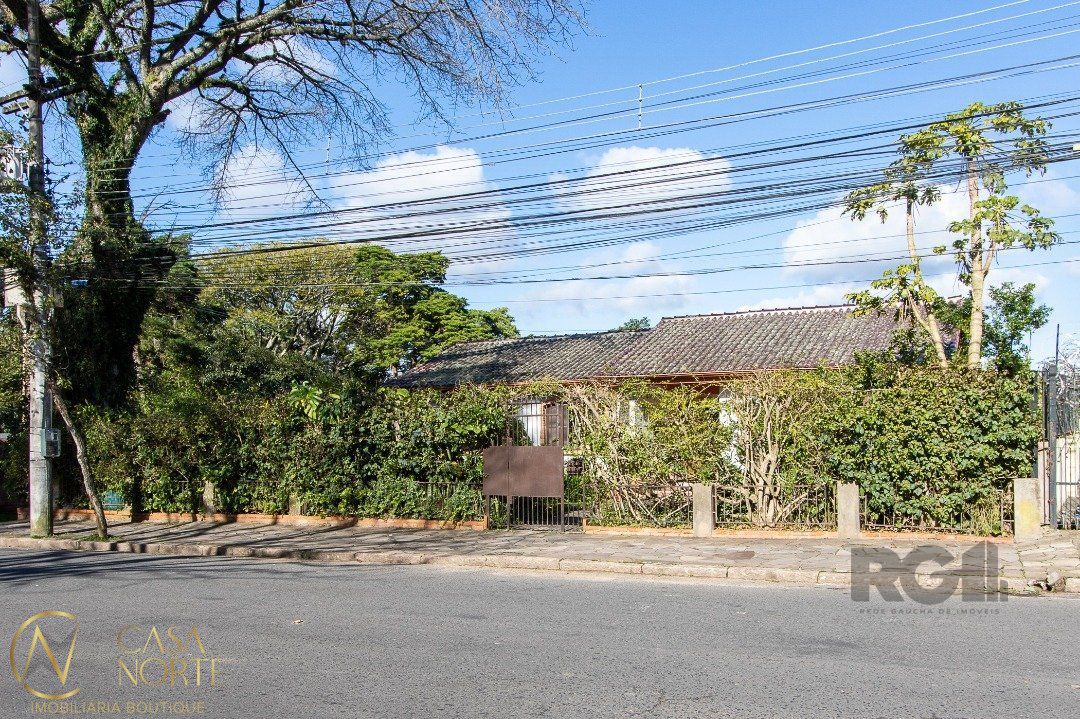 Casa à venda com 4 quartos, 162m², 1 suíte, 3 vagas, Rua Correa Lima no bairro Santa Tereza em Porto Alegre