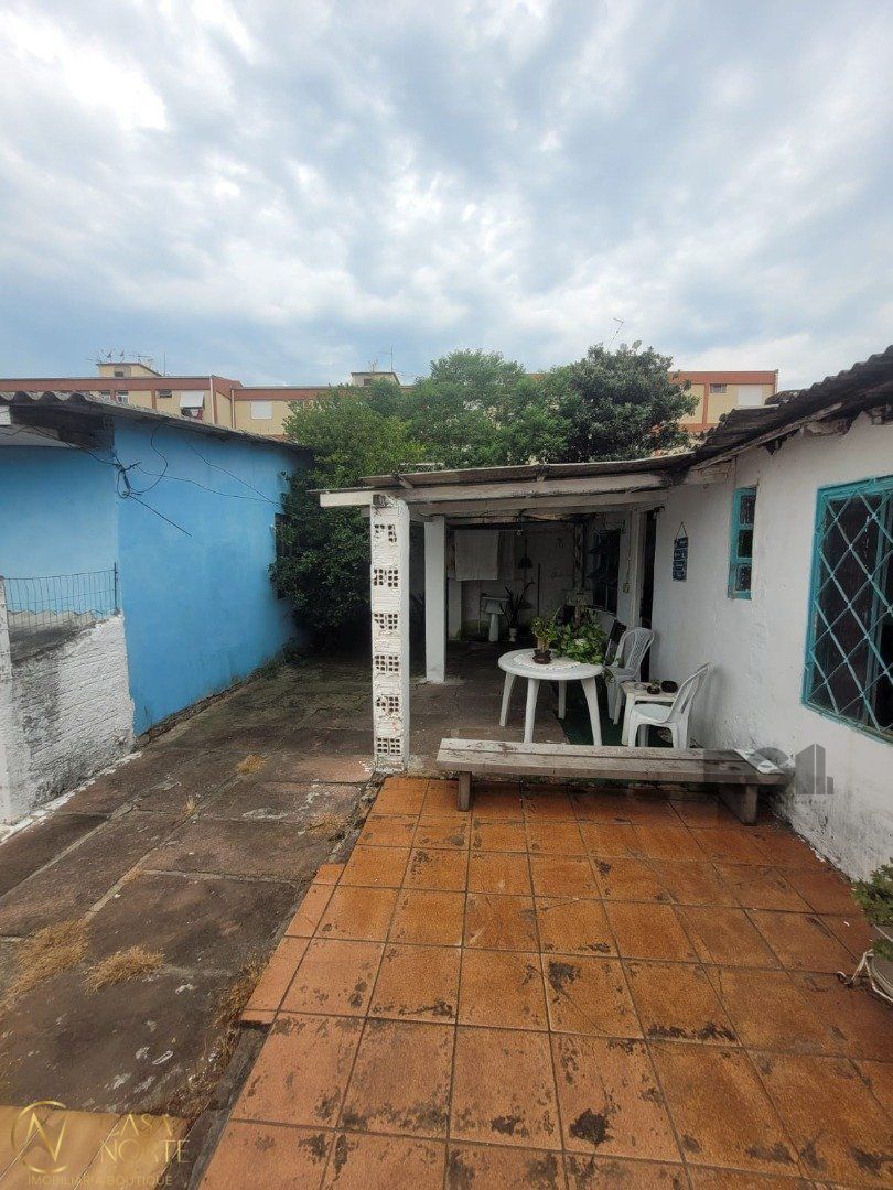 Casa à venda com 3 quartos, 180m², 1 suíte, Avenida Otto Niemeyer no bairro Camaquã em Porto Alegre
