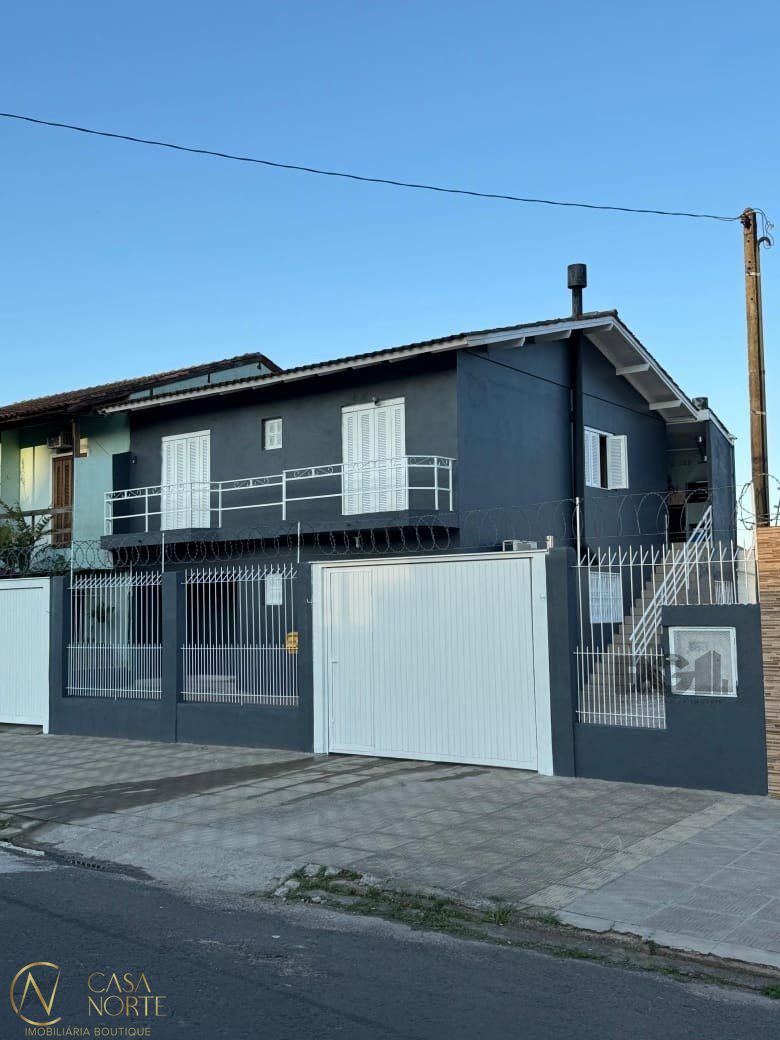 Casa à venda com 4 quartos, 168m², 2 suítes, 5 vagas, Avenida Nilo Ruschel no bairro Morro Santana em Porto Alegre