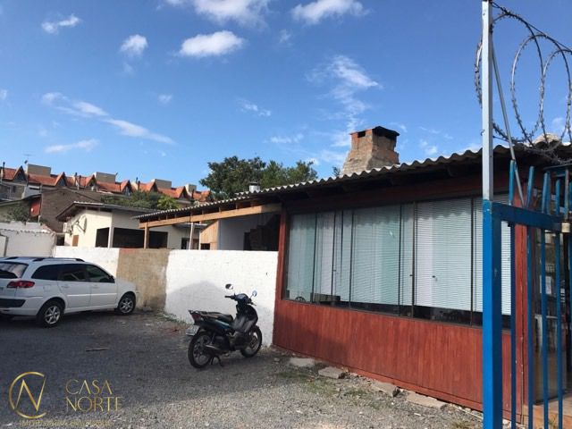 Casa à venda com 3 quartos, 212m², Rua João Mora no bairro Camaquã em Porto Alegre