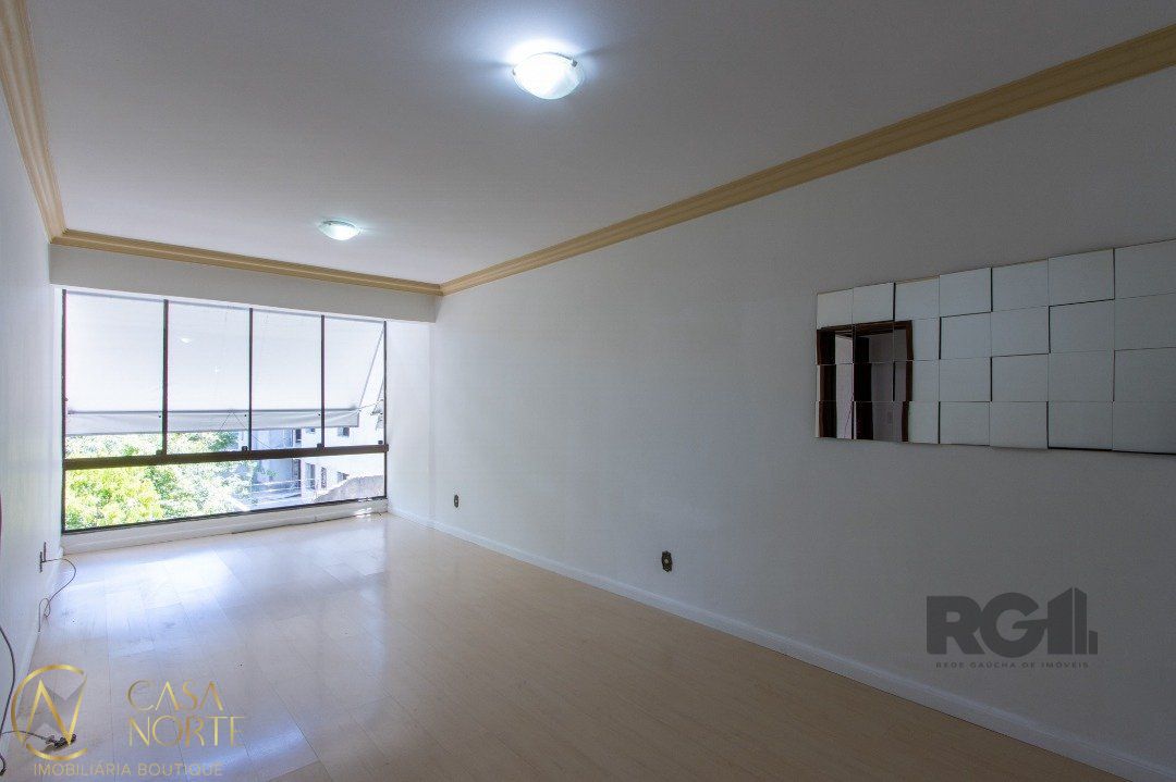 Apartamento à venda com 2 quartos, 80m², 1 vaga, Rua Jataí no bairro Cristal em Porto Alegre