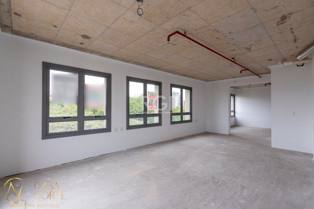 Sala Comercial à venda , 104m², Avenida Mariland no bairro São João em Porto Alegre