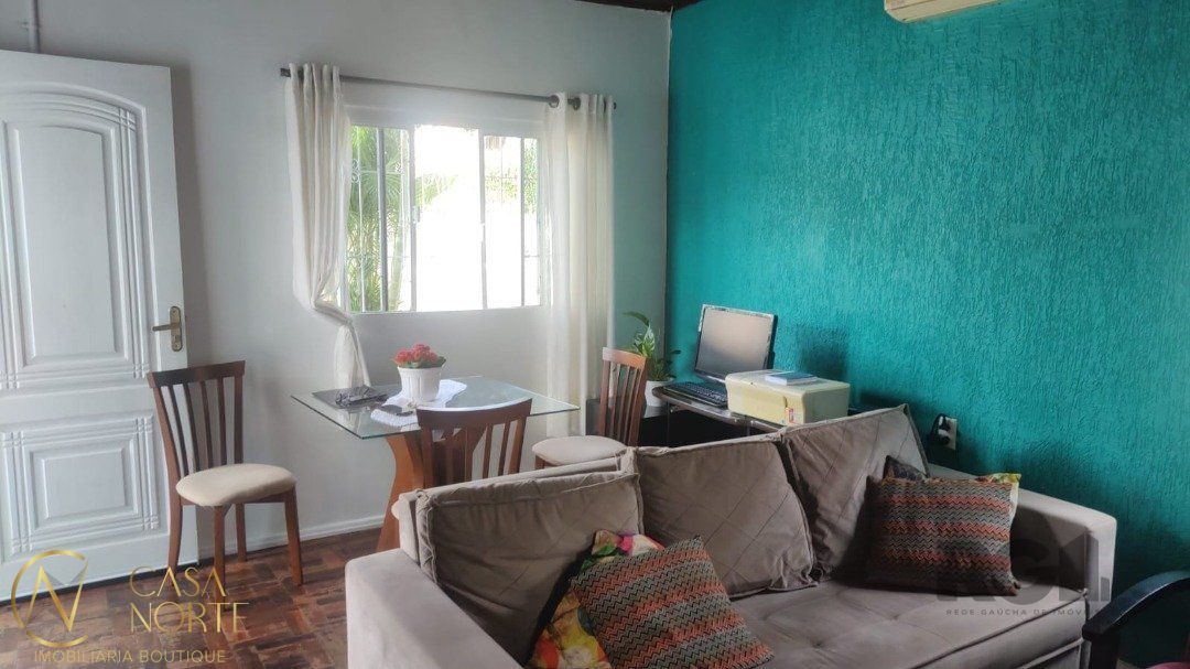Casa à venda com 2 quartos, 55m², 2 vagas, Rua Cirilo Leite Torres no bairro Espírito Santo em Porto Alegre
