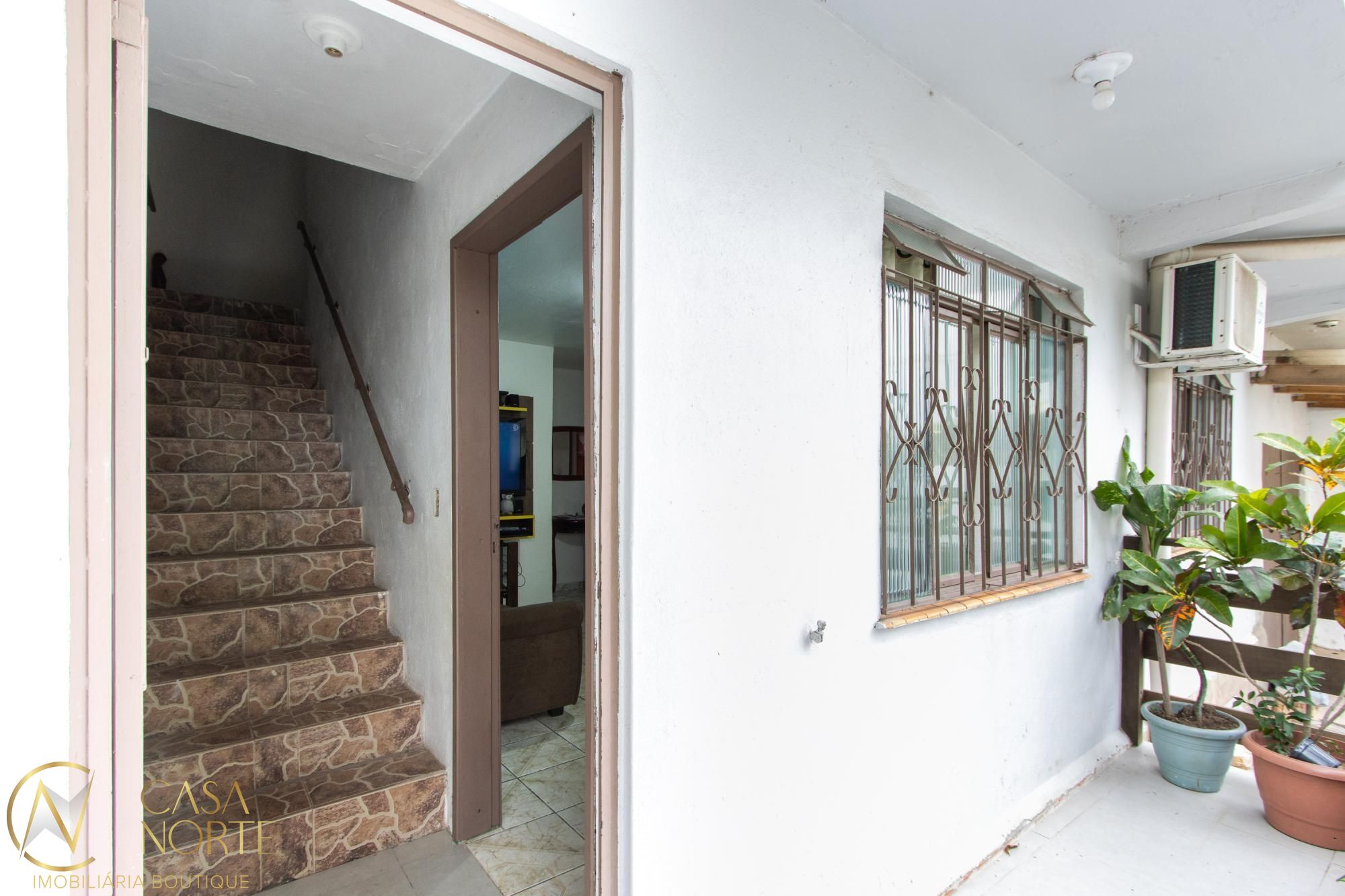 Casa à venda com 4 quartos, 181m², 1 suíte, 4 vagas, Rua Dona Malvina no bairro Santa Tereza em Porto Alegre