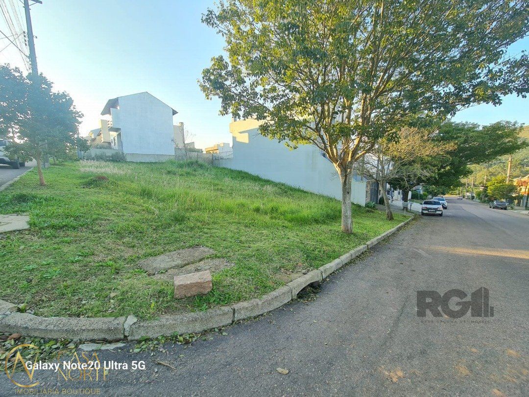 Terreno à venda  com 210m², Avenida Altos do Santa Rita no bairro Aberta dos Morros em Porto Alegre