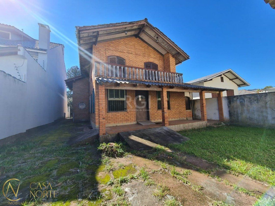 Casa à venda com 3 quartos, 220m², Rua Alfredo Silveira Dias no bairro Nonoai em Porto Alegre
