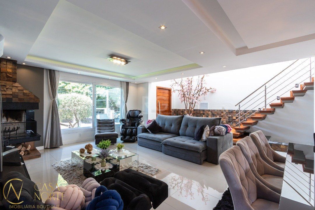 Casa à venda com 3 quartos, 420m², 3 suítes, 8 vagas, Rua Conselheiro Xavier da Costa no bairro Ipanema em Porto Alegre