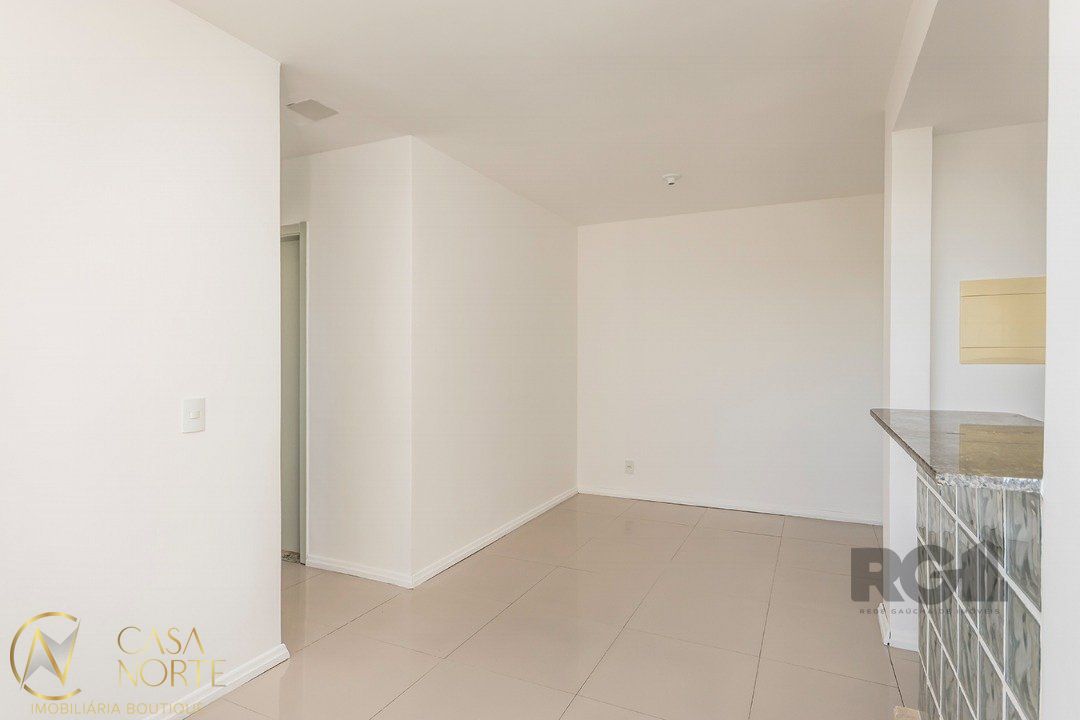 Apartamento à venda com 2 quartos, 47m², 1 vaga, Avenida Juca Batista no bairro Cavalhada em Porto Alegre