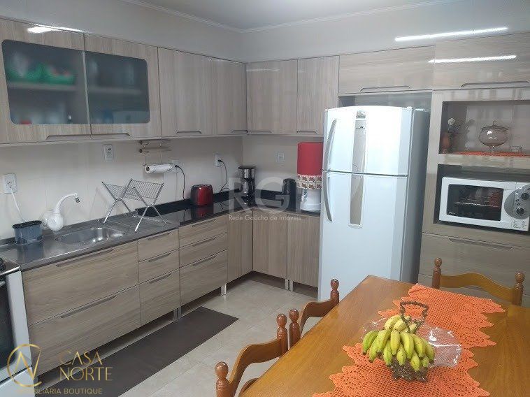 Apartamento à venda com 3 quartos, 125m², 1 suíte, 1 vaga, Rua Barao do Amazonas no bairro Petrópolis em Porto Alegre