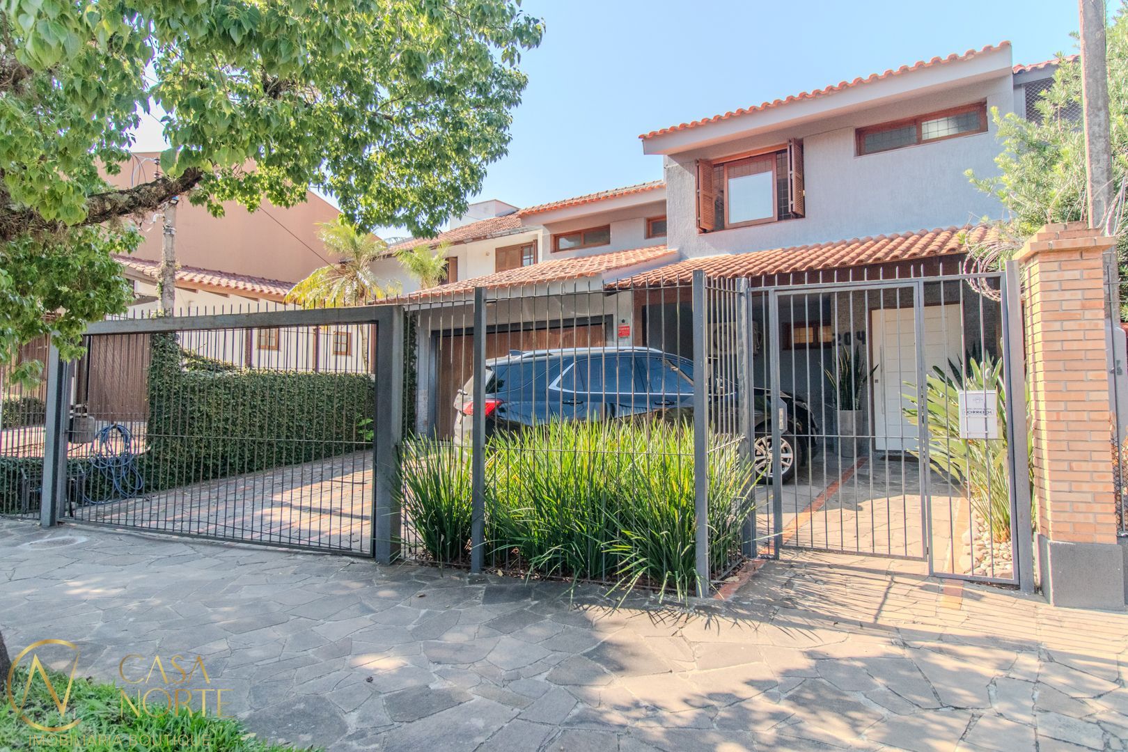 Casa à venda com 3 quartos, 410m², 3 suítes, 3 vagas, Rua Doutor João Palombini no bairro Ipanema em Porto Alegre