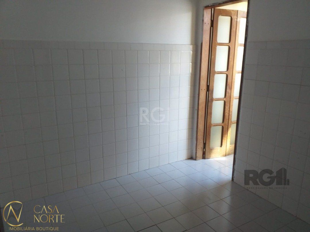 Apartamento à venda com 2 quartos, 60m², 1 vaga, Rua Cassio de Medeiros no bairro Tristeza em Porto Alegre