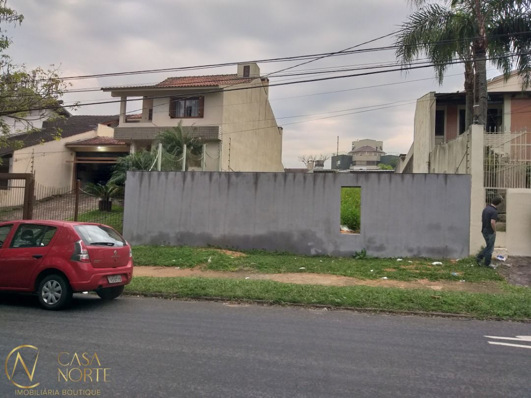 Terreno à venda  com 484m², Rua Upamaroti no bairro Cristal em Porto Alegre