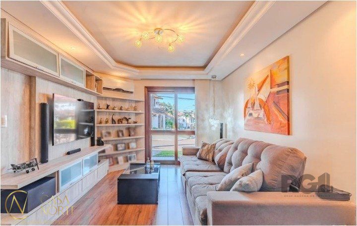 Casa de Condomínio à venda com 3 quartos, 190m², 1 suíte, 2 vagas, Avenida Eduardo Prado no bairro Cavalhada em Porto Alegre